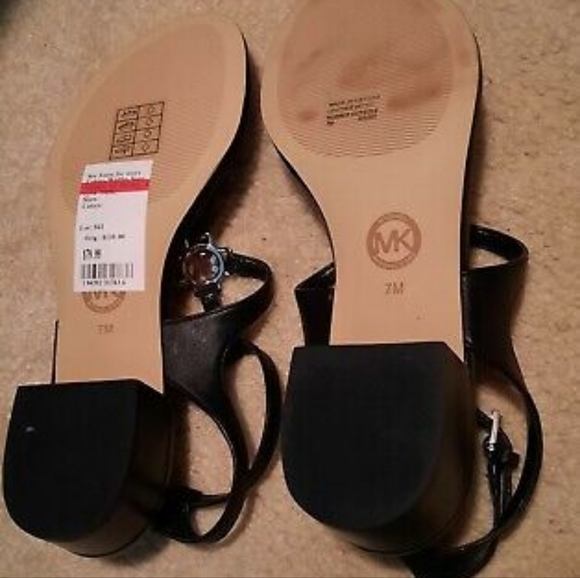 Michael Kors Black leather Lita thong strap sandal New Size 7M - Picture 8 of 8